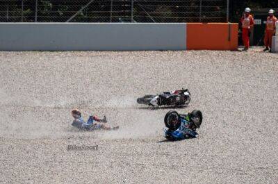 MotoGP Catalunya: Rins breaks wrist, slams Stewards