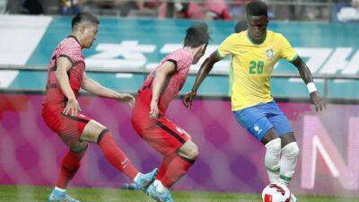 Tite prueba una Brasil con Vinicius para enfrentar a Japón