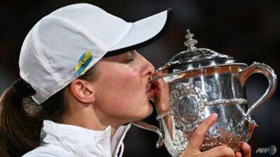 Swiatek extends lead on top of WTA rankings