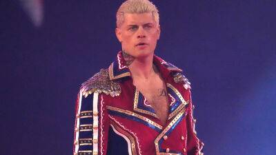Cody Rhodes beats Seth Rollins at WWE's Hell in a Cell while wrestling with torn pec
