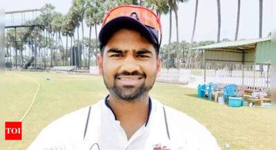 Prithvi Shaw - Ranji Trophy 2022: Debutant Suved Parkar's ton floors Uttarakhand, takes Mumbai to 304/3 - timesofindia.indiatimes.com - India -  Mumbai
