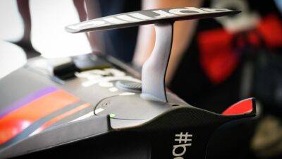 Aleix prueba un alerón trasero en la Aprilia durante los test - en.as.com - Austria