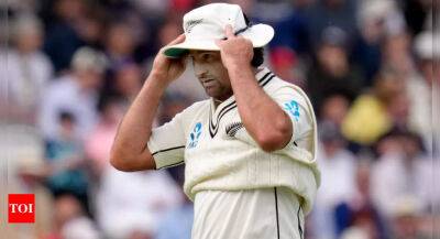 New Zealand's Colin de Grandhomme out of England Tests with heel injury