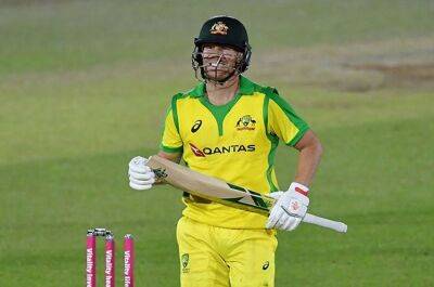 Openers power Australia to thumping win over Sri Lanka in first T20
