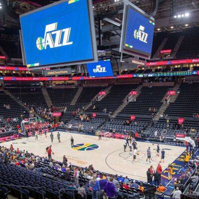 Quin Snyder - Donovan Mitchell - Joe Mazzulla - Sources: Utah Jazz receive permission to interview assistants from Knicks, Bucks, Celtics in head-coach search - espn.com -  Boston - New York -  New York - county Bucks -  Atlanta - county Charles - state Utah -  Portland - county Lee