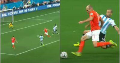 Javier Mascherano's awkward injury from heroic Arjen Robben tackle at 2014 World Cup