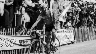 Julio Jimenez: Former Tour de France runner-up and Giro d'Italia and Vuelta a Espana stage winner dies aged 87