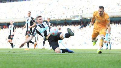 Transfer round-up: Newcastle move for Targett