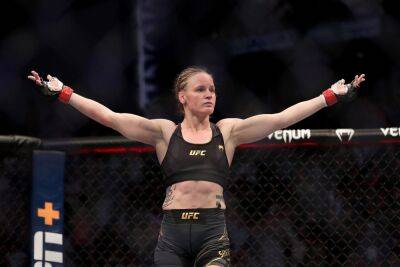 Julianna Pena - Amanda Nunes - Valentina Shevchenko - Valentina Shevchenko vs Taila Santos UFC 275 Betting Odds: Who is the favourite? - givemesport.com - Britain -  Santos