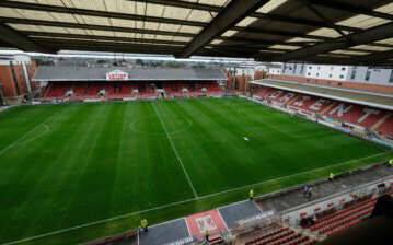 Leyton Orient announce first summer signing