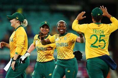 Sune Luus - Mlaba leads charge as Proteas women restrict Ireland in T20 series decider - news24.com - South Africa - Ireland