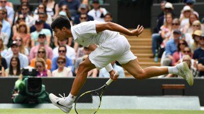 Carlos Alcaraz out of Queen's Club Championship with elbow injury but remains set for Wimbledon