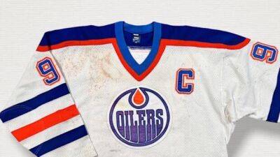This Wayne Gretzky Edmonton Oilers jersey just sold for a record $1.45M US