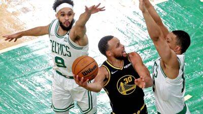 Stephen Curry - Marcus Smart - Draymond Green - Golden State Warriors in wait-and-see mode after Stephen Curry caught up in scrum in Game 3 loss - espn.com -  Boston - county Curry - county Bay