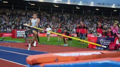 Swede Duplantis soars to outdoor pole vault record at Diamond League