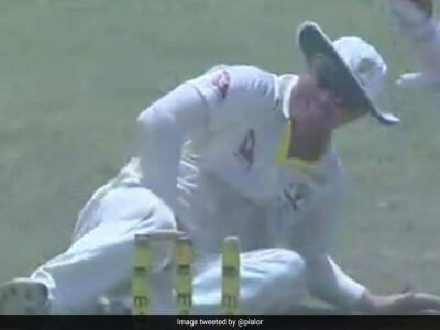 Sri Lanka vs Australia Galle Test: Flying Bail Hits David Warner In The Crotch After SL Batter Is Bowled