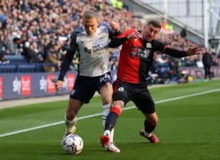 Ryan Lowe - Frankie Macavoy - “He seems a completely different player since Ryan Lowe’s come in” – Preston North End fan pundit debates future of 27-year-old at Deepdale - msn.com