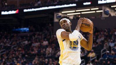 Golden State Warriors, Kevon Looney agree to three-year contract, sources say