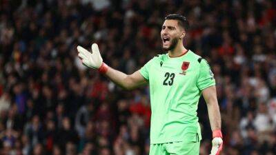 Brentford sign goalkeeper Strakosha on free transfer