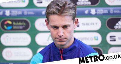 What Frenkie de Jong has told team-mates about joining Manchester United as Barcelona consider drastic action