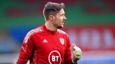 Nottingham Forest sign Wayne Hennessey on two-year deal from Burnley