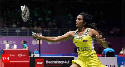 Sindhu in semis; heartbreak for Saina, Prannoy in Singapore Open