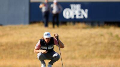 Cameron Smith heads into weekend up 2 strokes in Open Championship