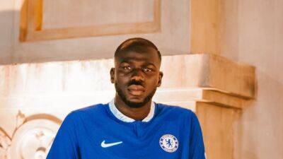 Chelsea bolster defence with Kalidou Koulibaly signing