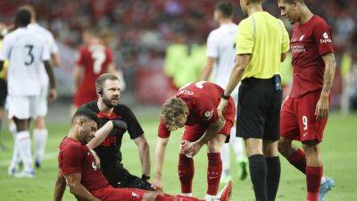 Liverpool sweat over Alex Oxlade-Chamberlain injury