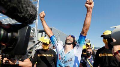 Michael Matthews wins stage 14, Jonas Vingegaard retains overall lead at Tour de France