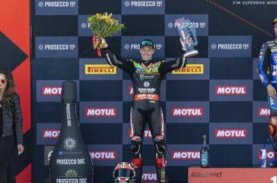 Jonathan Rea - Toprak Razgatlioglu - WorldSBK Donington: Rea ‘flirting with the limit’ for second - bikesportnews.com