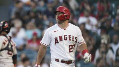 Star Game - Angels' Trout (back) scratched moments before first pitch - tsn.ca - Los Angeles -  Los Angeles - county Ward