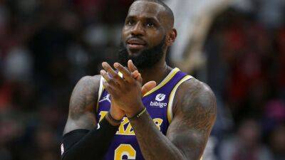 LeBron James' 42-point show lights up Drew League; Kyrie Irving no-shows - espn.com - Los Angeles -  Los Angeles - county Cleveland - state California - county Cavalier
