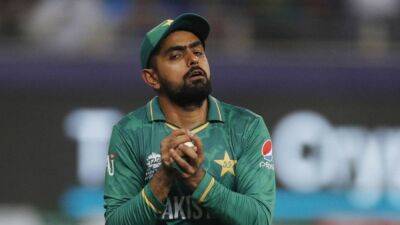 Babar's resolute century leads Pakistan fightback against Sri Lanka