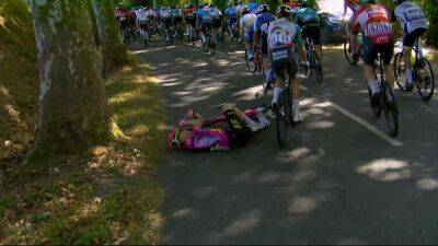 Robbie Macewen - Tour de France: 'Would have come as a nasty shock' - Owain Doull taken out by stray bidon on Stage 15 - eurosport.com - France