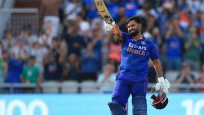 Watch: Rishabh Pant Offers Ravi Shastri His Champagne Bottle As India Seal ODI Series vs England
