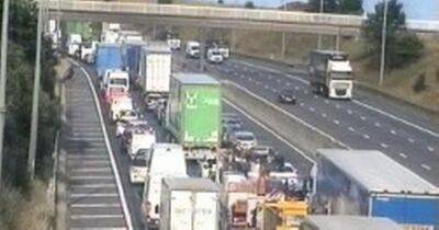 LIVE: Hour-long delays as stretch of M62 fully shut after multi-vehicle crash - manchestereveningnews.co.uk