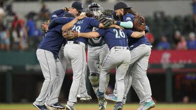 Star Game - Julio Rodríguez - Mariners win 14th consecutive game in victory over Rangers powered by Julio Rodríguez's big hit - foxnews.com - France -  Atlanta - state Texas - county Arlington -  Seattle - county St. Louis