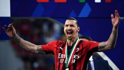 Zlatan Ibrahimovic Extends Stay With Italian Champions AC Milan