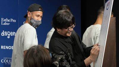 Lionel Messi - Christophe Galtier - Messi, Neymar and Mbappe admire work of Japanese manga artist Takahashi - in pictures - thenationalnews.com - Japan