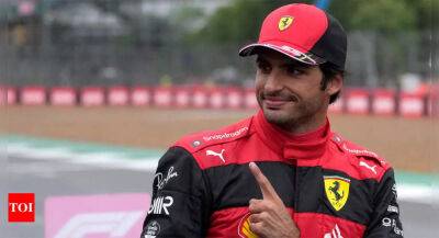 Max Verstappen - Sergio Perez - Charles Leclerc - Carlos Sainz - Carlos Sainz takes first career pole at British Grand Prix - timesofindia.indiatimes.com - Britain