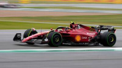 Sainz qualifies on pole for British Grand Prix