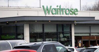 Waitrose shoppers divided over 4th of July vegetarian hot dog recipe