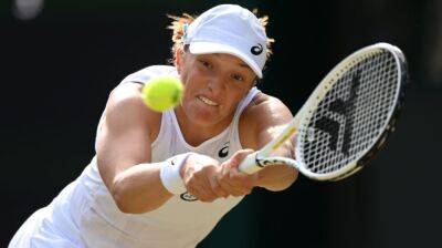 Iga Swiatek - Serena Williams - Martina Hingis - Iga Swiatek’s win streak snapped at Wimbledon - nbcsports.com - France - Poland