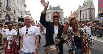 Alison Hammond - Phillip Schofield - Lorraine Kelly - Itv Corrie - Phillip Schofield joined by Dame Kelly Holmes at their first London Pride after coming out - manchestereveningnews.co.uk - Britain -  Athens - London