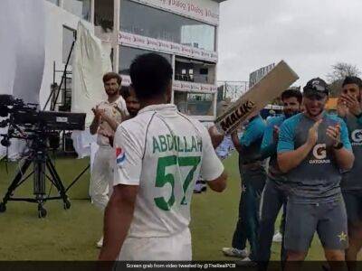 Babar Azam - Mohammad Nawaz - Abdullah Shafique - Watch: Abdullah Shafique Gets Rousing Reception From Pakistan Teammates After Match-Winning Knock vs Sri Lanka In 1st Test - sports.ndtv.com - New Zealand - Sri Lanka - Pakistan