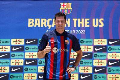 Lewandowski says ‘hungry’ for success at Barca unveiling