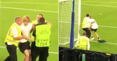 Esther González - Ella Toone - Moment eco-protester is tackled by stewards - msn.com - Sweden - Belgium - Spain - Georgia