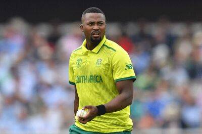 Proteas all-rounder Phehlukwayo out of England ODI series following freak clash with teammate