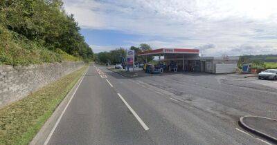 Crash shuts A40 near Carmarthen in both directions - walesonline.co.uk